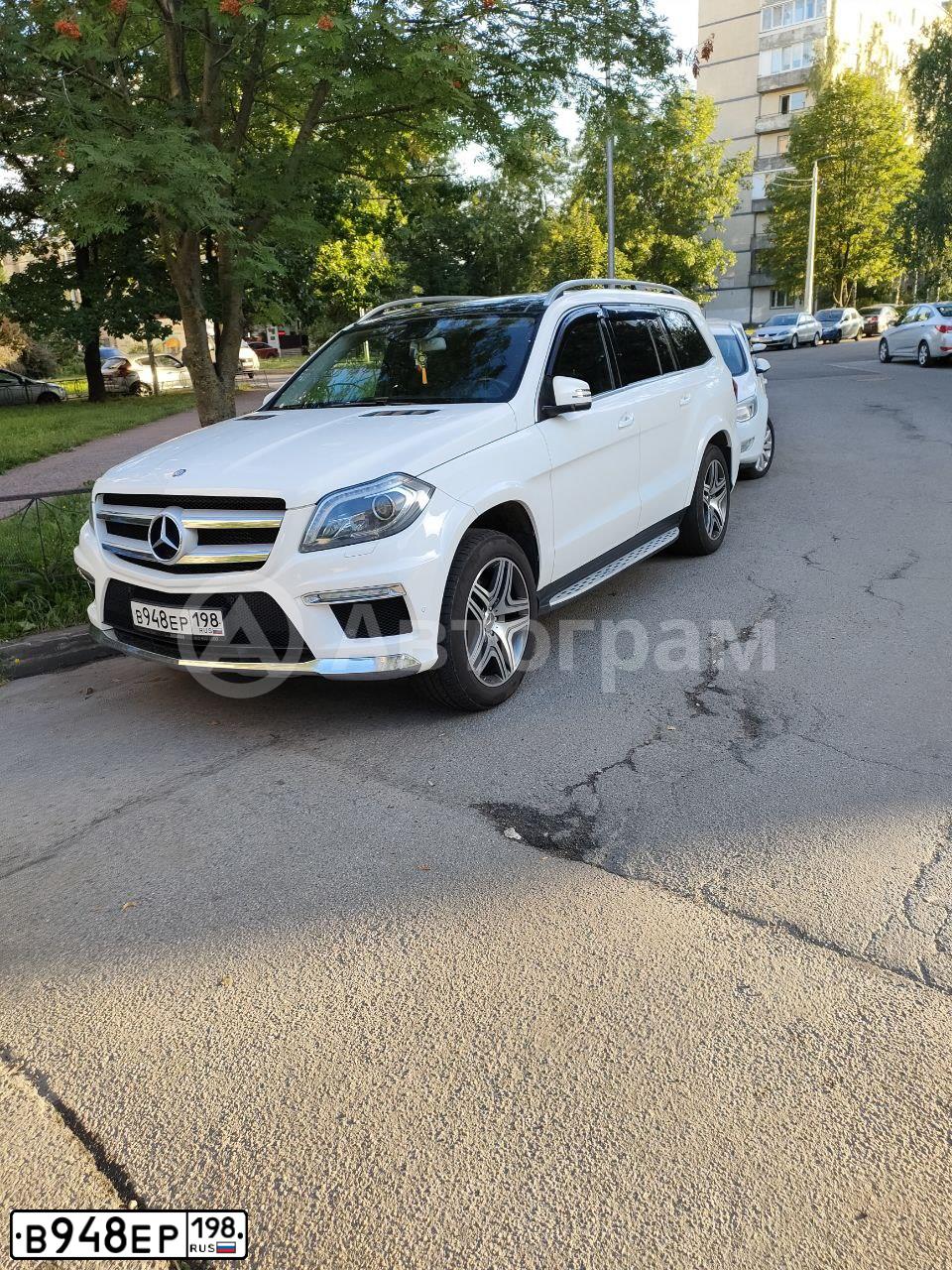 Фото автомобиля MERCEDES GL-KLASSE, 2014 — госномер В948ЕР198. Цвет: БЕЛЫЙ