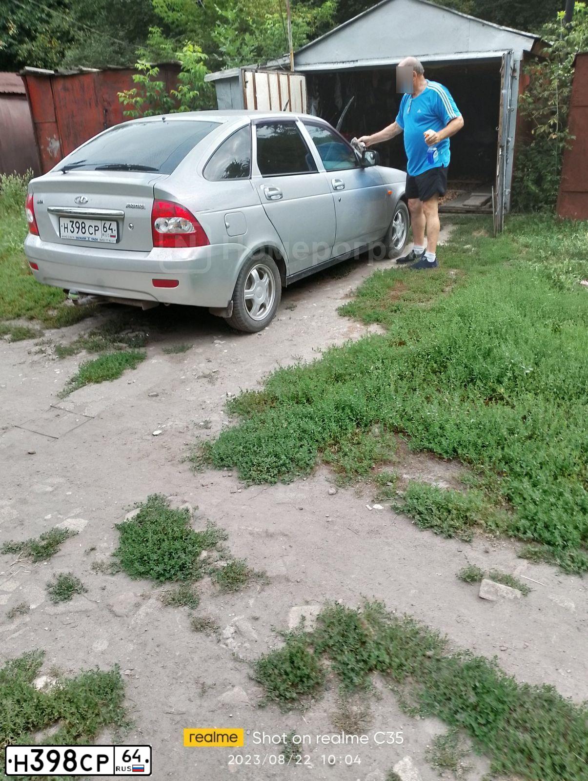 Фото автомобиля LADA 2172 PRIORA, 2008 — госномер Н398СР64. Цвет: серебристый