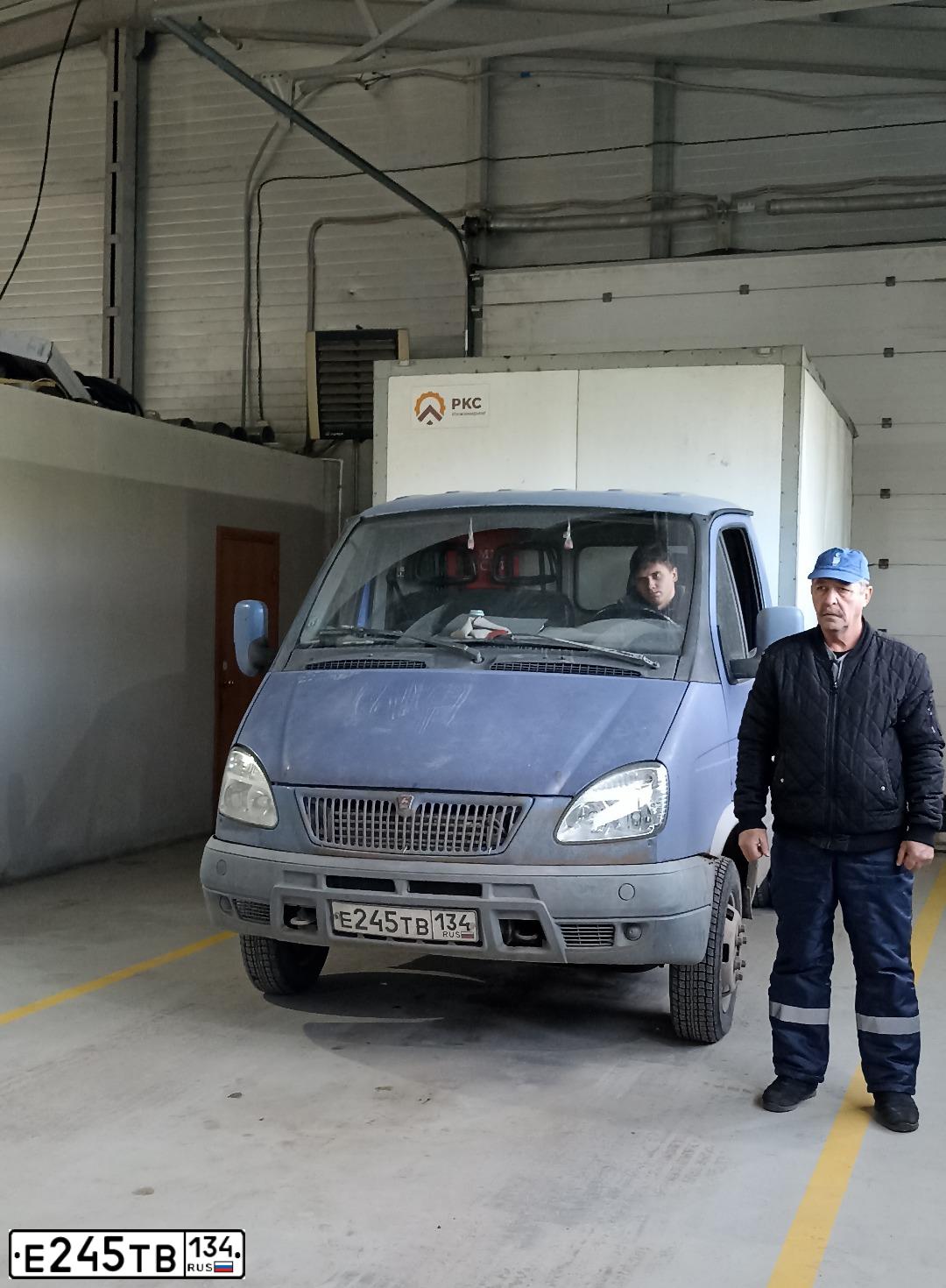 Фото автомобиля GAZ Z 3302 GAZEL, 2007 — госномер Е245ТВ134. Цвет: ЮНИОР