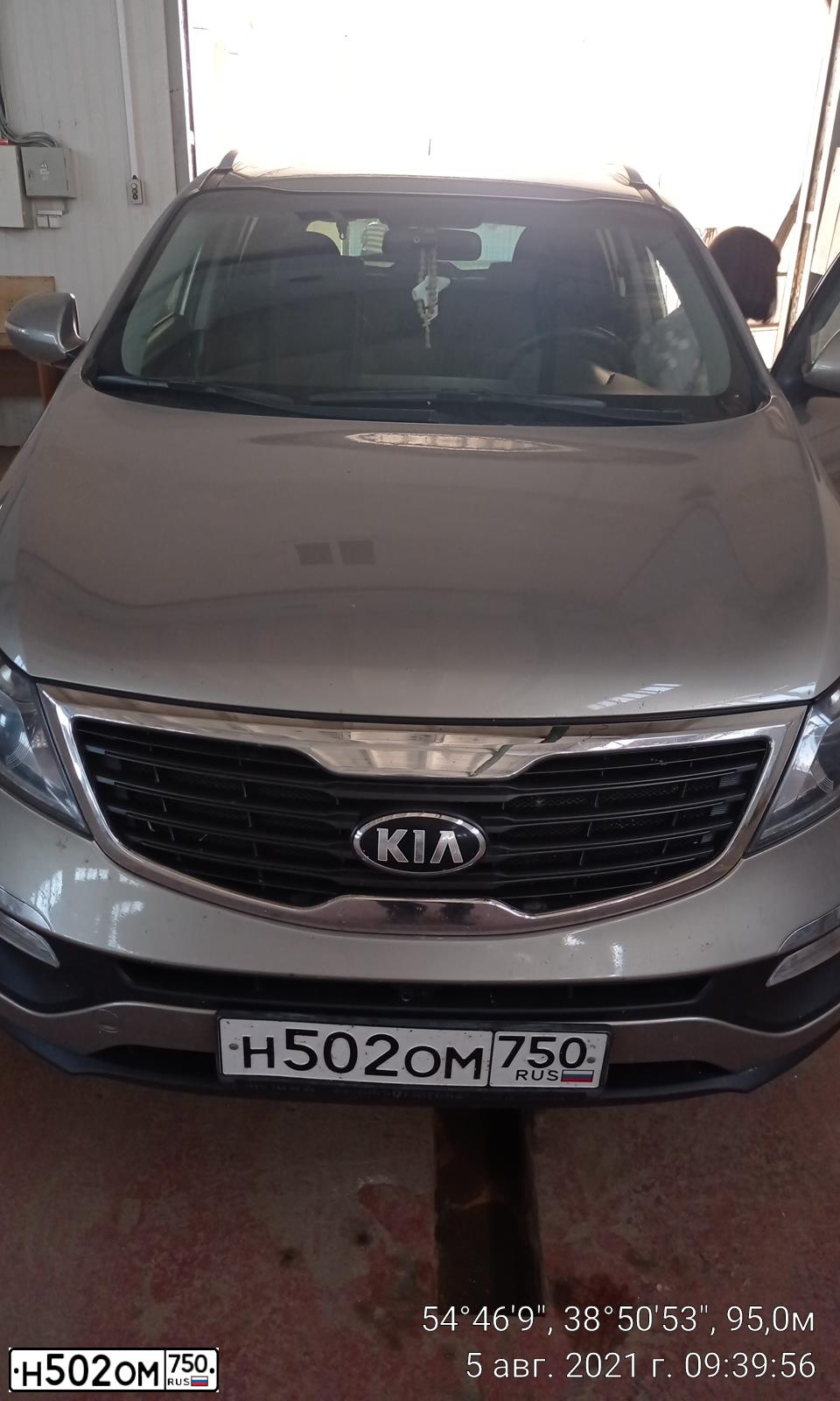 Фото автомобиля KIA SPORTAGE, 2013 — госномер О678ХТ190. Цвет: Серебристый
