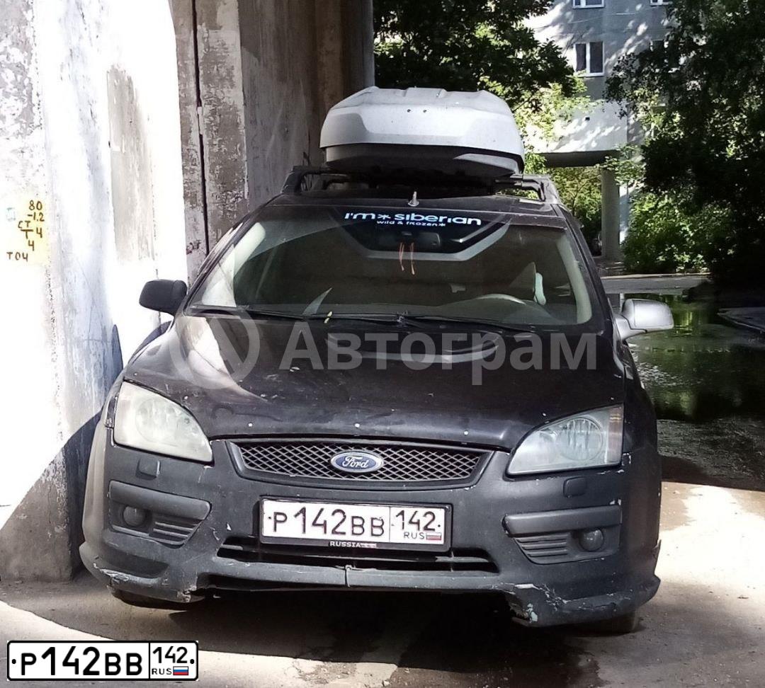 Фото автомобиля LADA 2112, 2003 — госномер Р142ВВ142. Цвет: СВЕТЛО-СЕРЕБРИСТЫЙ МЕТАЛЛ