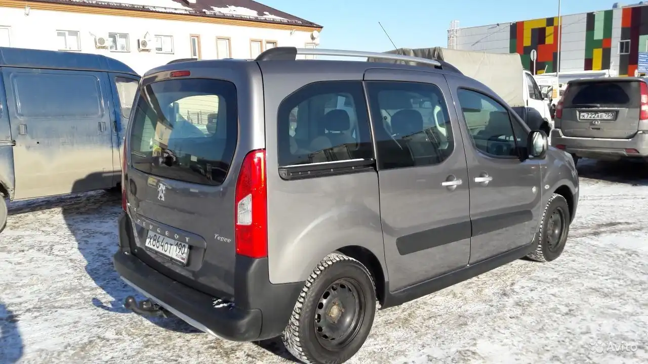 Фото автомобиля GREAT WALL HOVER, 2012 — госномер У310УР790. Цвет: СЕРЫЙ