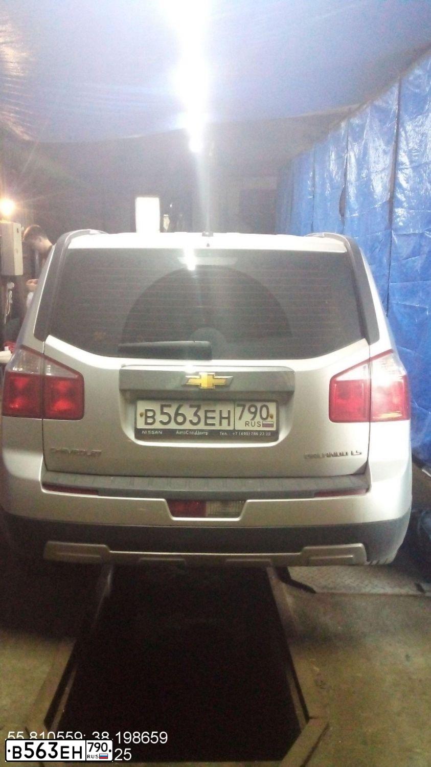 Фото автомобиля CHEVROLET ORLANDO, 2011 — госномер В563ЕН790. Цвет: Серебристый