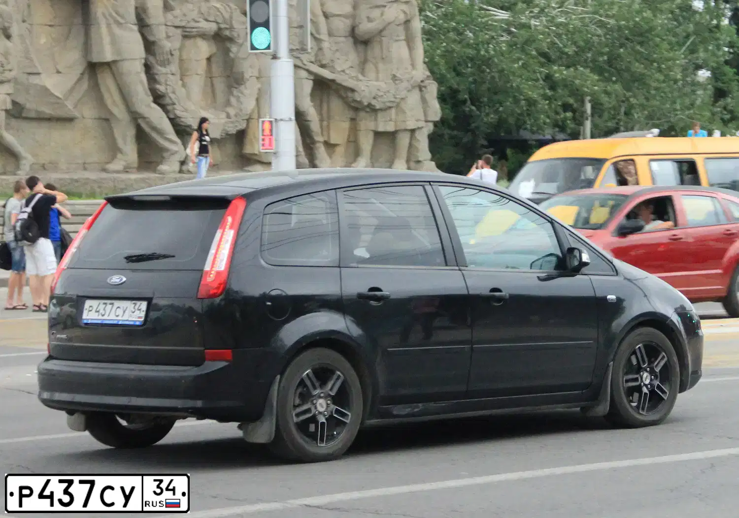 Фото автомобиля FORD C-MAX, 2007 — госномер К555АН34. Цвет: ЧЕРНЫЙ