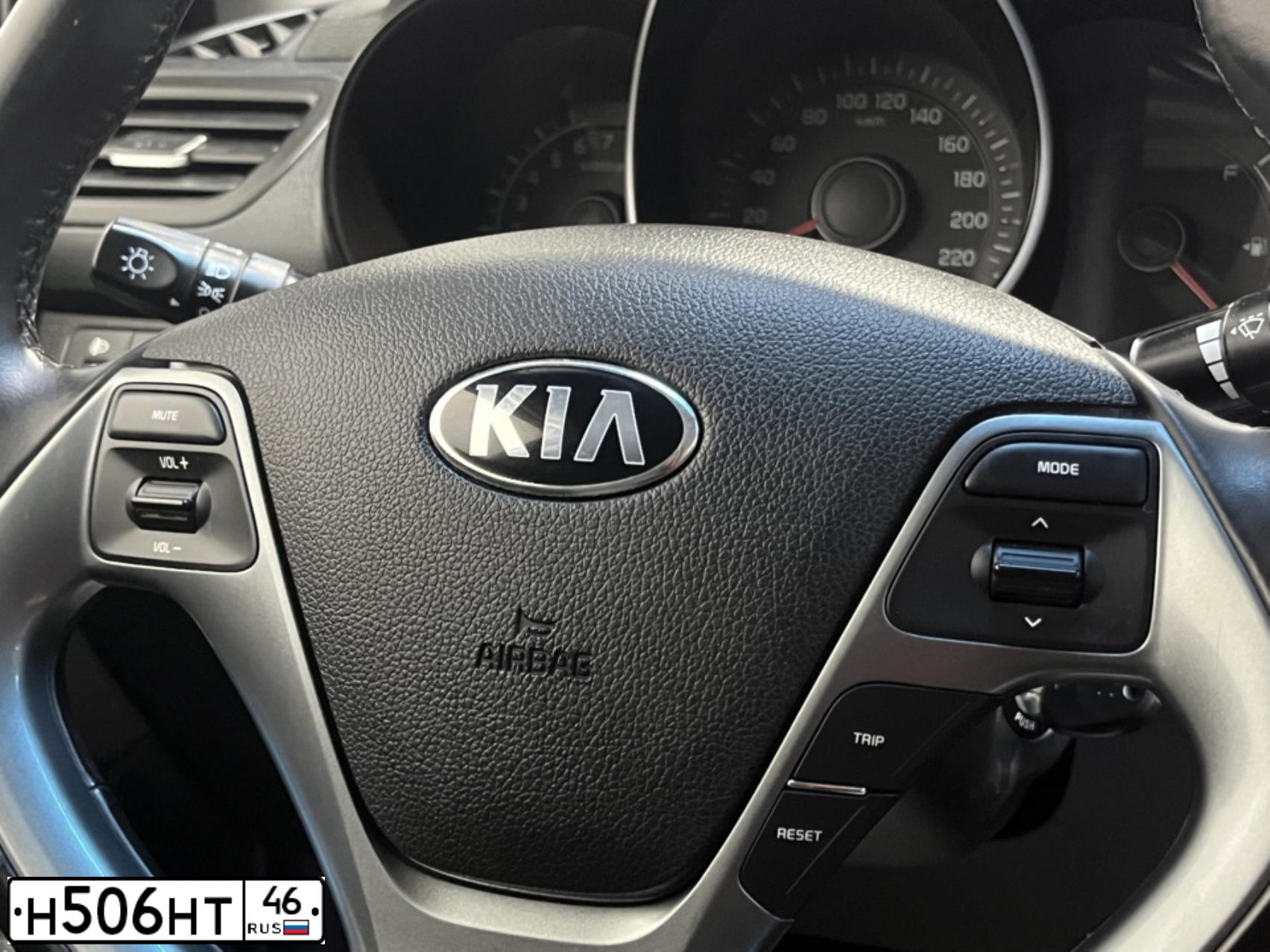 Фото автомобиля KIA RIO, 2016 — госномер Н506НТ46. Цвет: СЕРЕБРИСТЫЙ