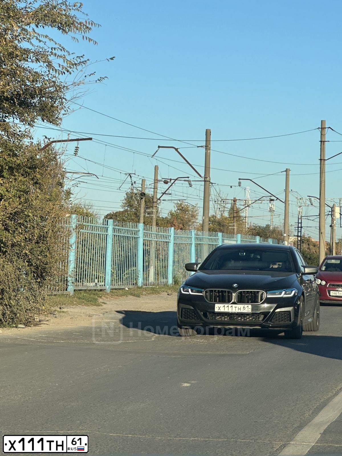 Фото автомобиля MERCEDES GLA-KLASSE, 2015 — госномер О837ЕЕ193. Цвет: ЧЕРНЫЙ