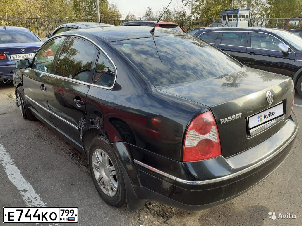 Фото автомобиля BMW SERIE 3, 2018 — госномер В238АЕ147. Цвет: синий