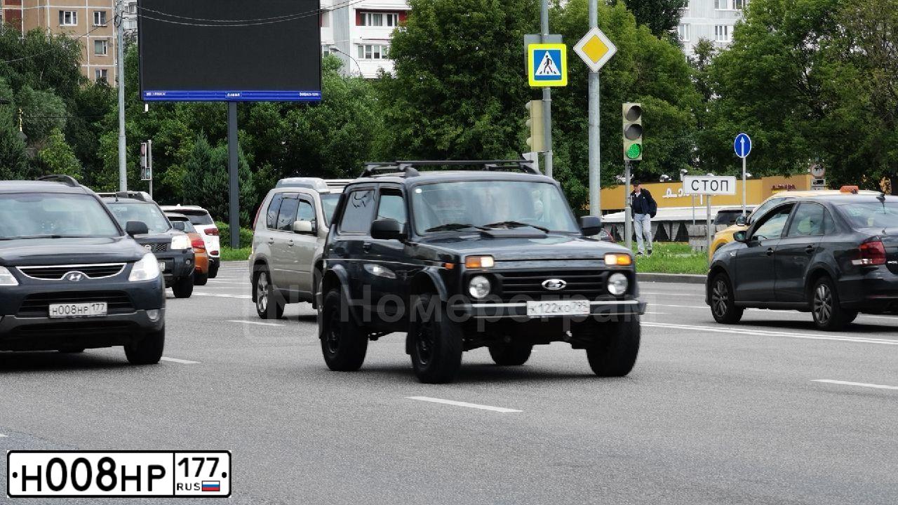 Фото автомобиля HYUNDAI IX55, 2011 — госномер Н008НР177. Цвет: ЧЕРНЫЙ