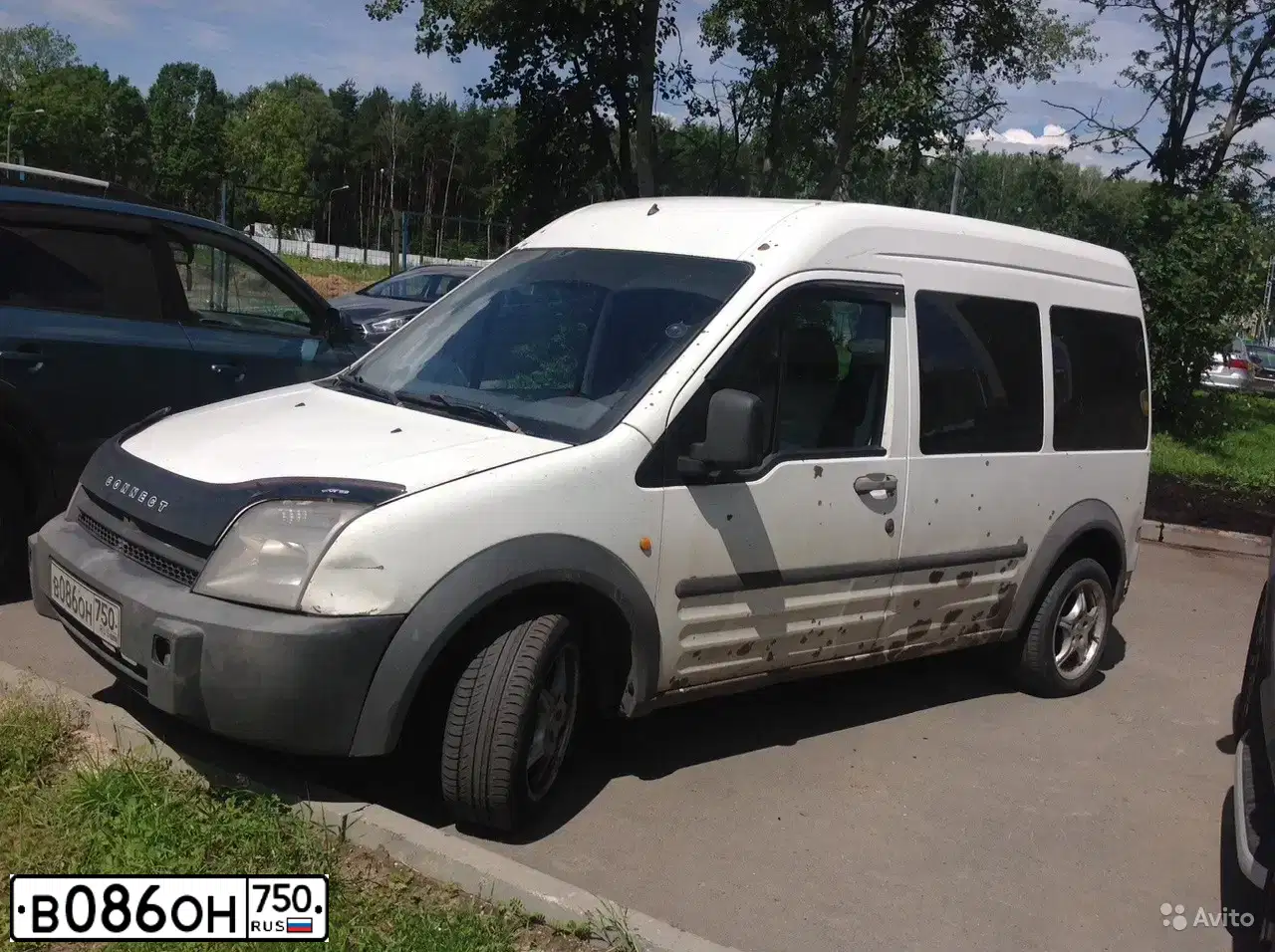 Фото автомобиля FORD TOURNEO CONNECT, 2005 — госномер В086ОН750. Цвет: Белый
