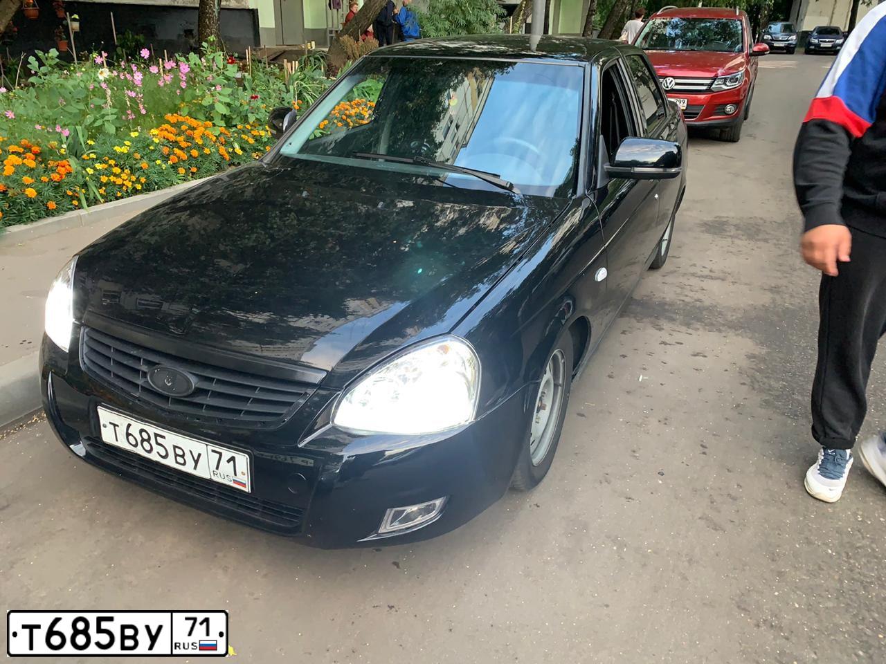 Фото автомобиля LADA 2170 PRIORA, 2010 — госномер Т685ВУ71. Цвет: Сине-Черный