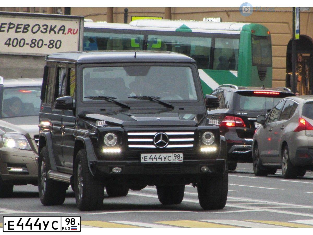 Фото автомобиля MERCEDES G-KLASSE, 2005 — госномер Е444УС98. Цвет: ЧЕРНЫЙ