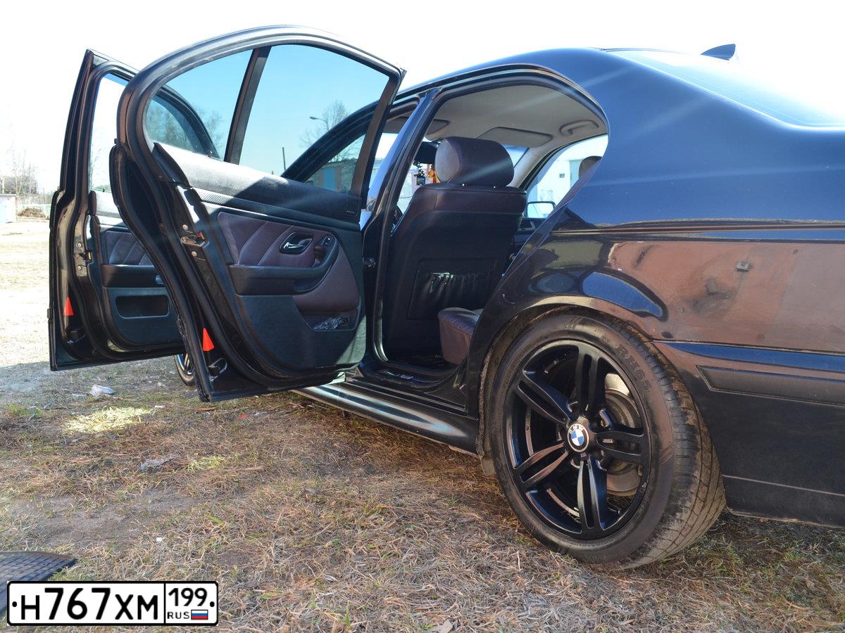 Фото автомобиля BMW SERIE 5, 1998 — госномер Т754СР55. Цвет: ЧЕРНЫЙ