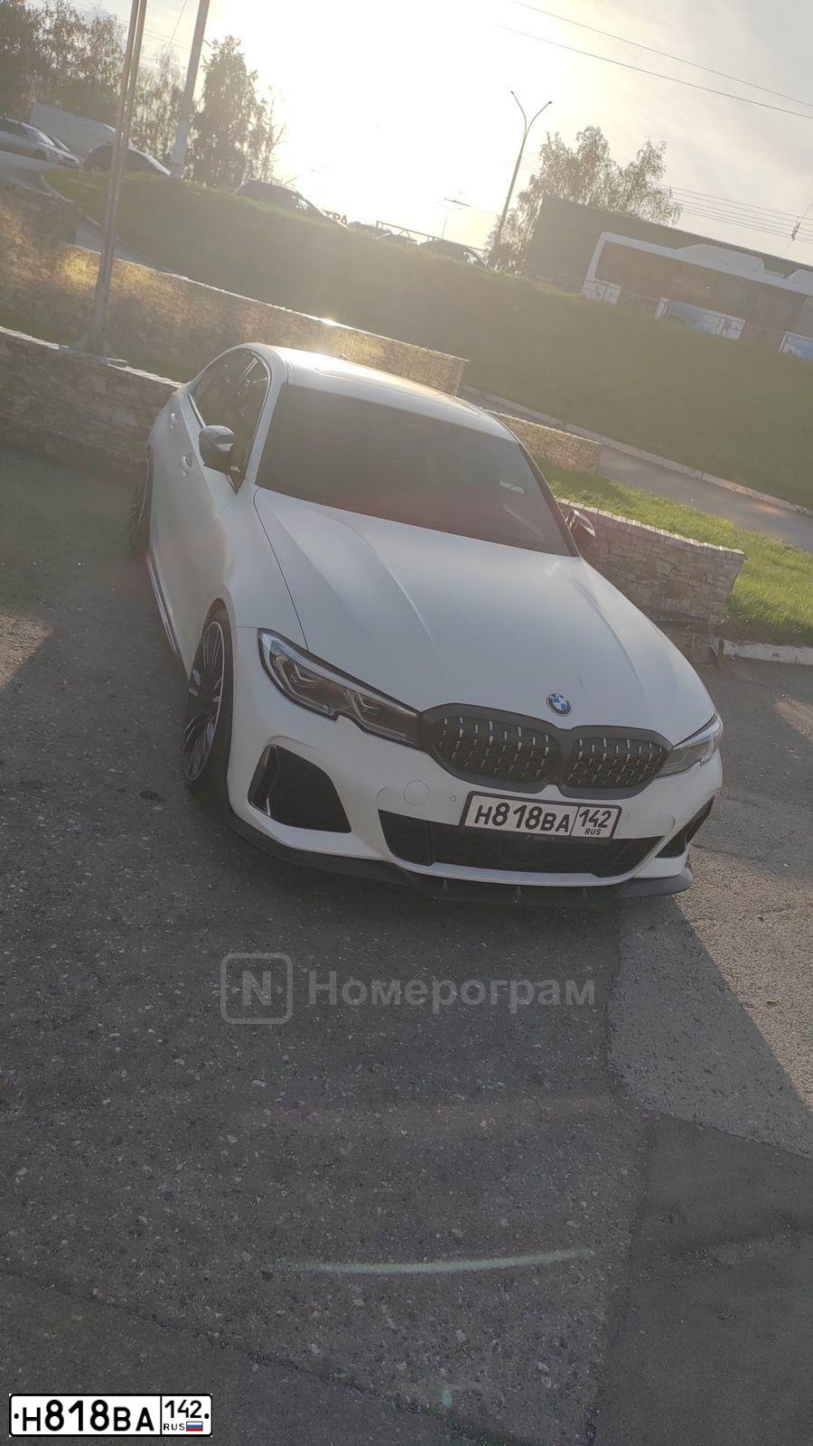 Фото автомобиля FORD FOCUS, 2013 — госномер Н818ВА142. Цвет: ТЕМНО СИНИЙ