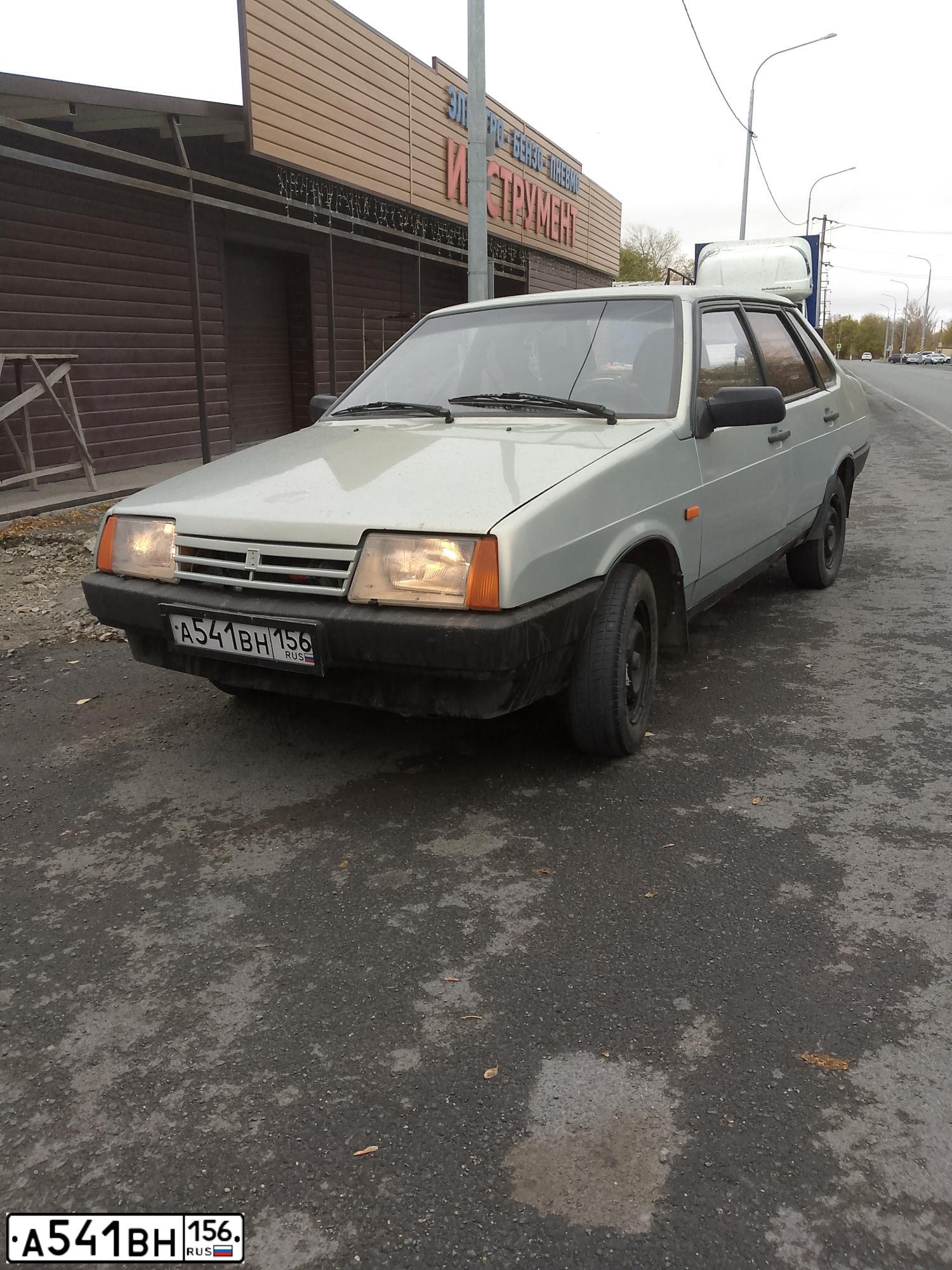 Фото автомобиля LADA 2109 SAMARA, 2003 — госномер А541ВН156. Цвет: СЕРЕБРИСТО-ЖЕЛТО-ЗЕЛЕНЫЙ