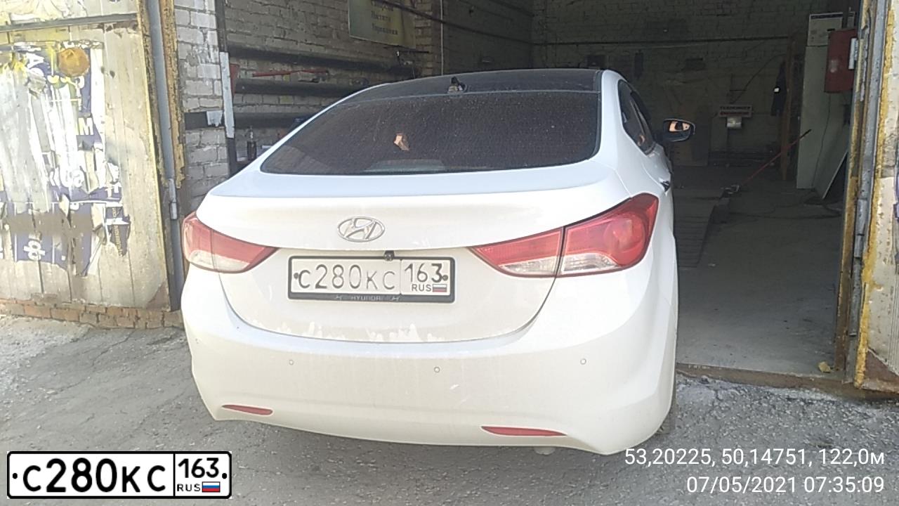 Фото автомобиля HYUNDAI AVANTE, 2011 — госномер С280КС163. Цвет: БЕЛЫЙ