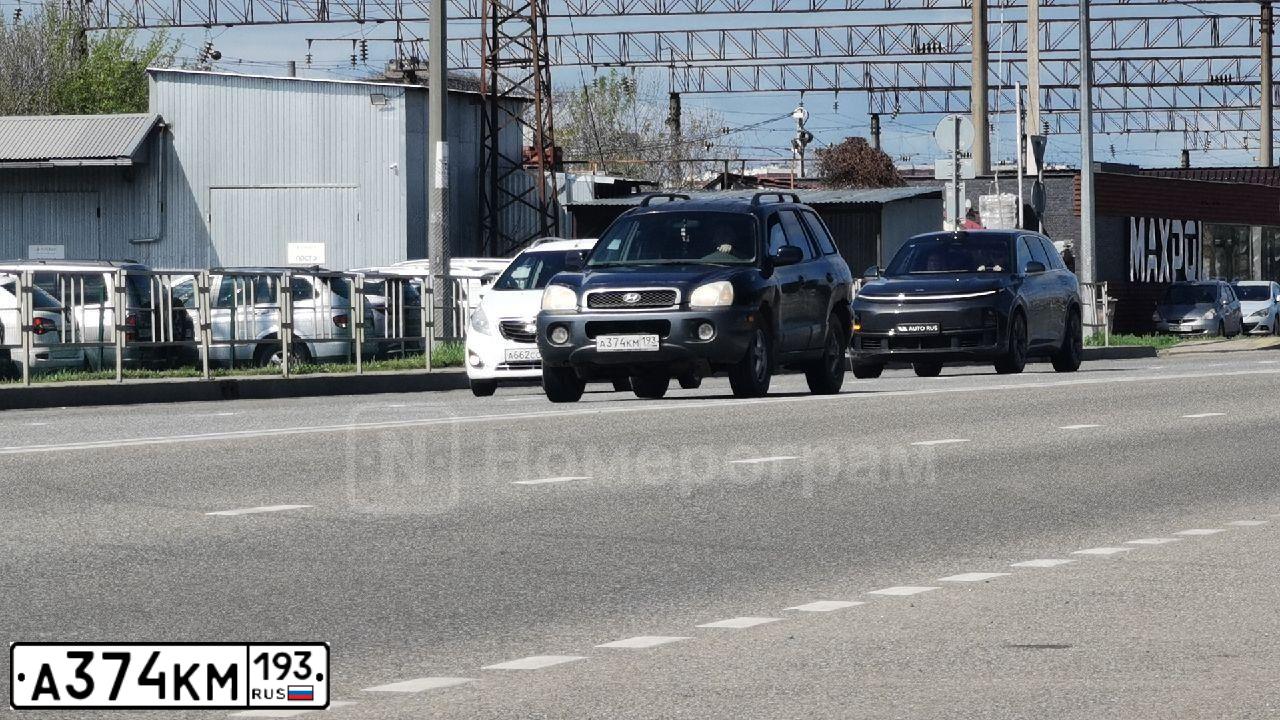 Фото автомобиля HYUNDAI I SANTA FE, 2004 — госномер А374КМ193. Цвет: синий