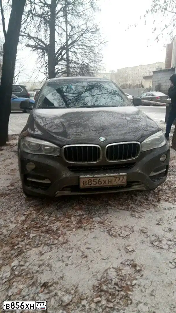Фото автомобиля BMW X6, 2017 — госномер Х679ТТ799. Цвет: ТЕМНО-СЕРЫЙ