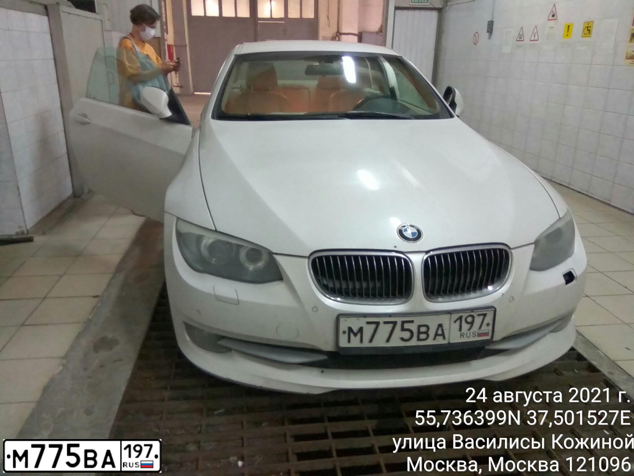 Фото автомобиля BMW SERIE 3, 2010 — госномер М775ВА197. Цвет: БЕЛЫЙ