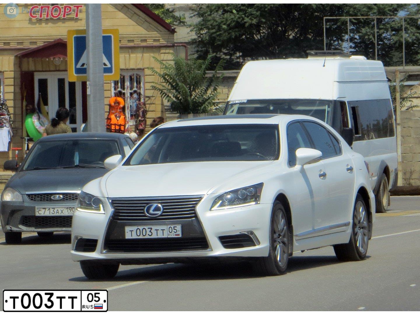Фото автомобиля TOYOTA LANDCRUISER 200, 2014 — госномер Т003ТТ05. Цвет: Белый