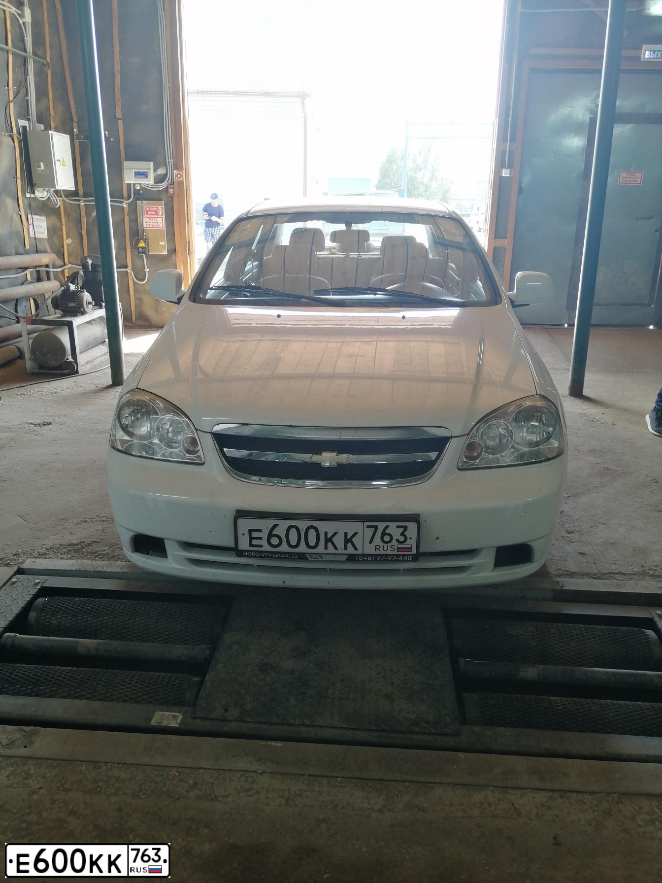 Фото автомобиля LADA 2114 SAMARA, 2010 — госномер Т600ТТ163. Цвет: Серо-сине-зеленый