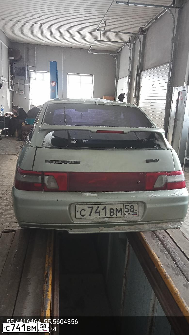 Фото автомобиля LADA 2112 LADA, 2006 — госномер К982АЕ702. Цвет: БЕЛО-ЗЕЛЕНЫЙ