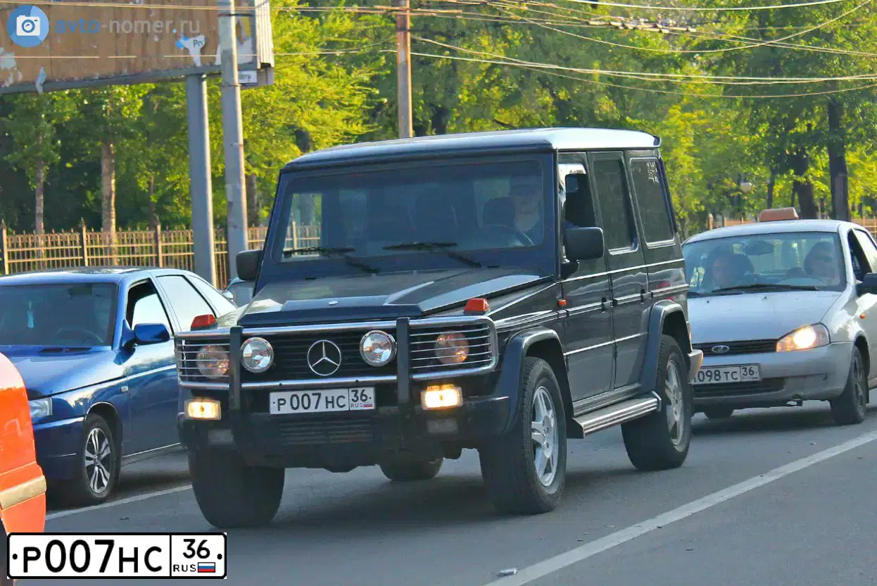 Фото автомобиля MERCEDES G-KLASSE, 1996 — госномер Р007НС36. Цвет: ТЕМНО-СИНИЙ