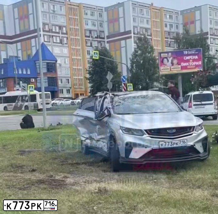 Фото автомобиля GEELY COOLRAY — госномер К773РК716