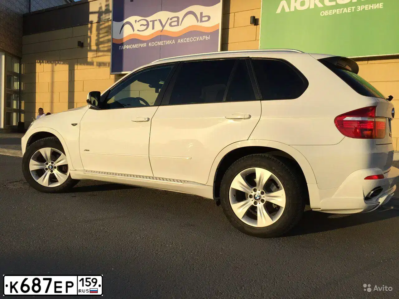 Фото автомобиля BMW X5, 2008 — госномер С505ОО59. Цвет: Белый