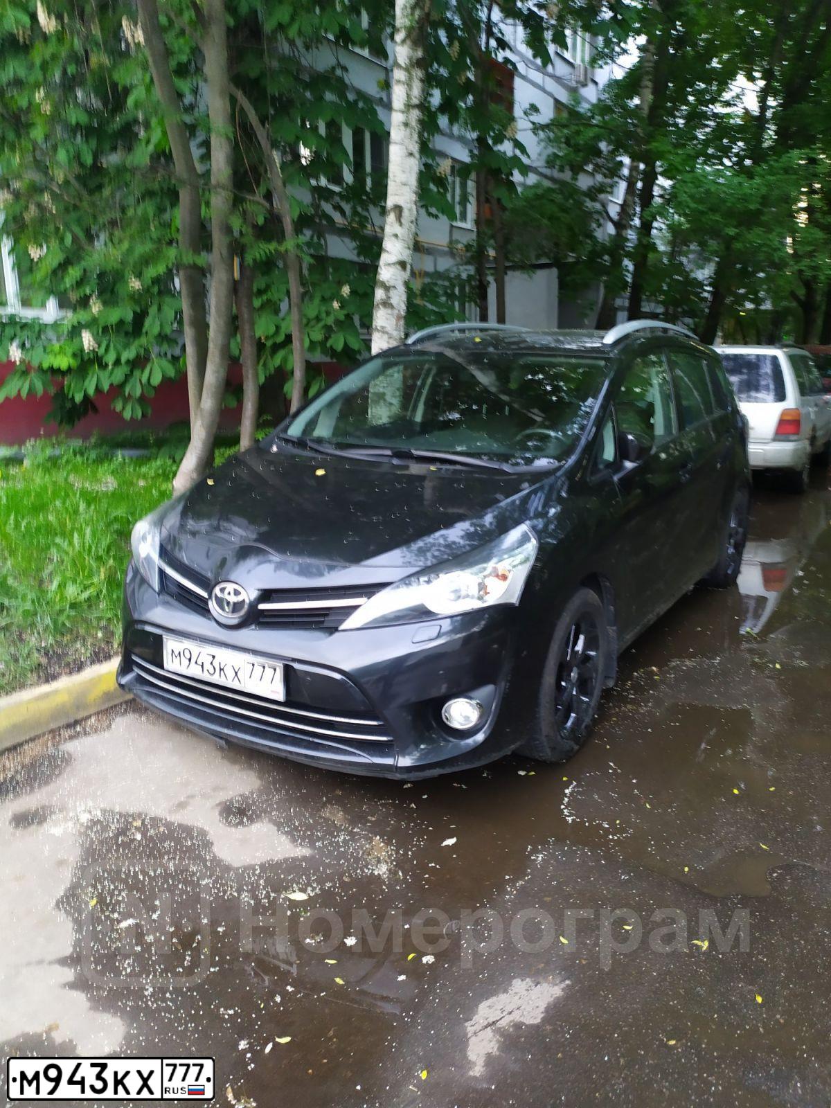 Фото автомобиля RENAULT LOGAN, 2018 — госномер В667ЕО716. Цвет: БЕЛЫЙ