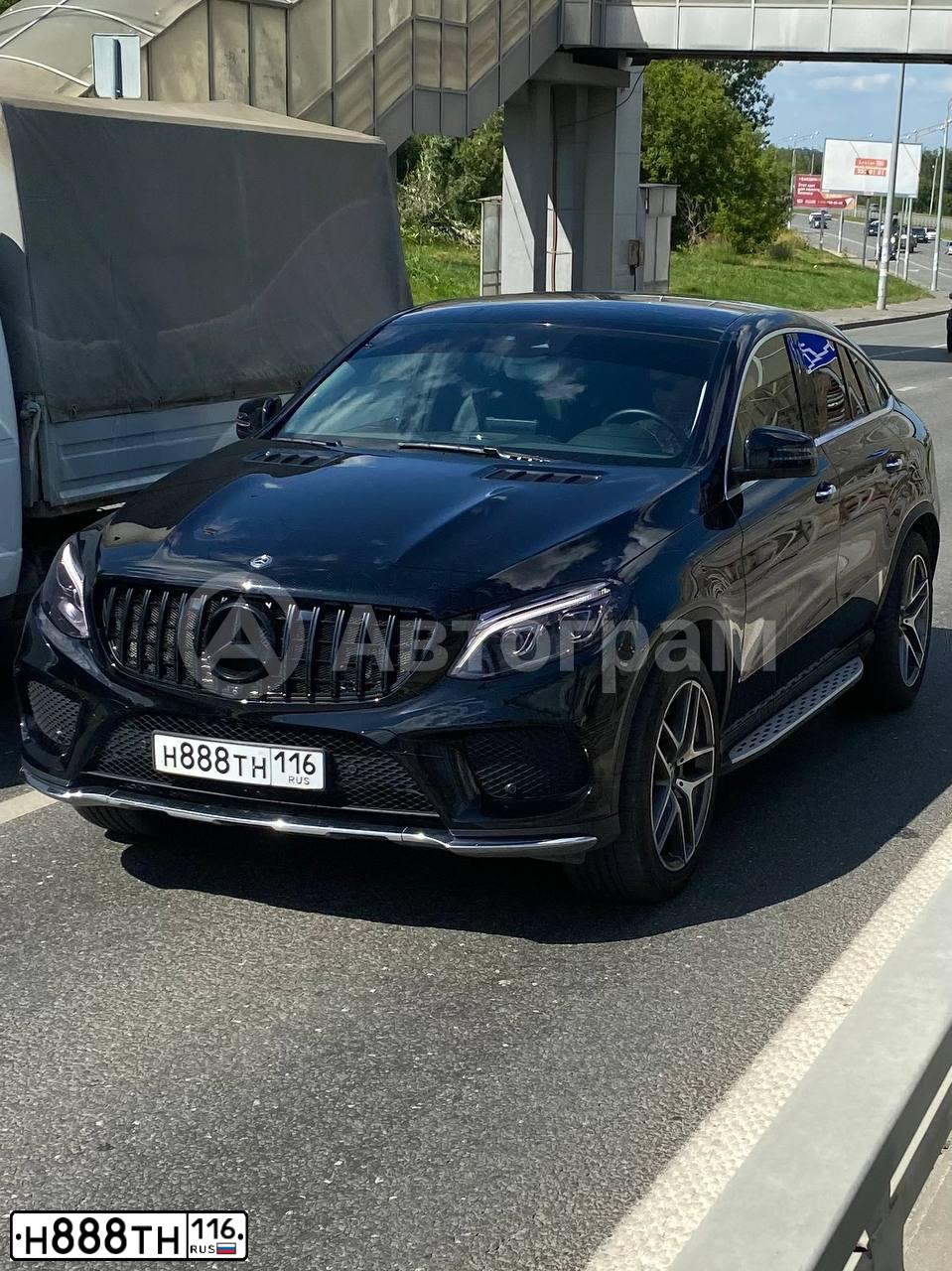 Фото автомобиля LANDROVER DISCOVERY SPORT, 2016 — госномер Х752РО152. Цвет: Белый