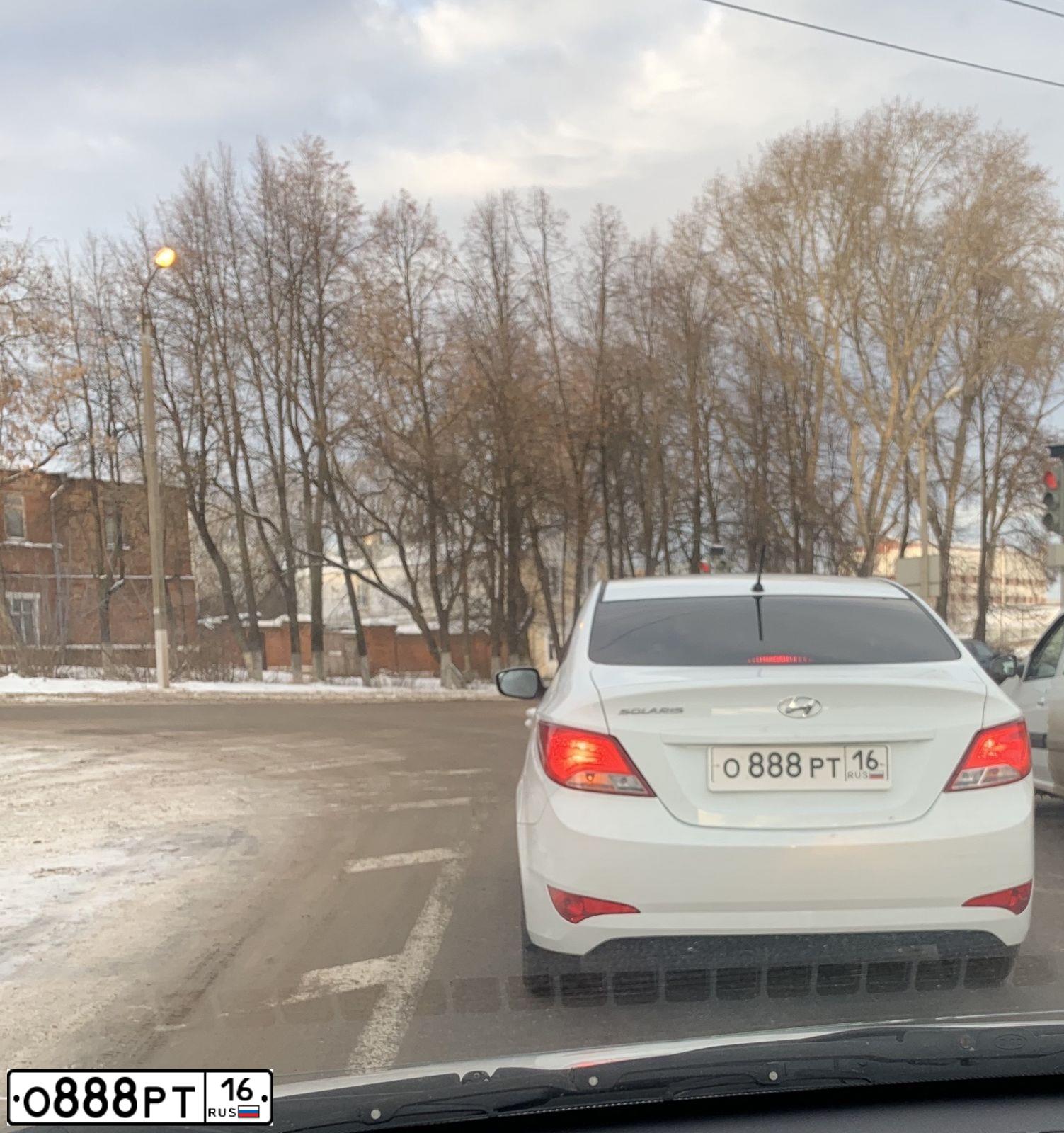 Фото автомобиля HYUNDAI SOLARIS, 2016 — госномер Х425АК185