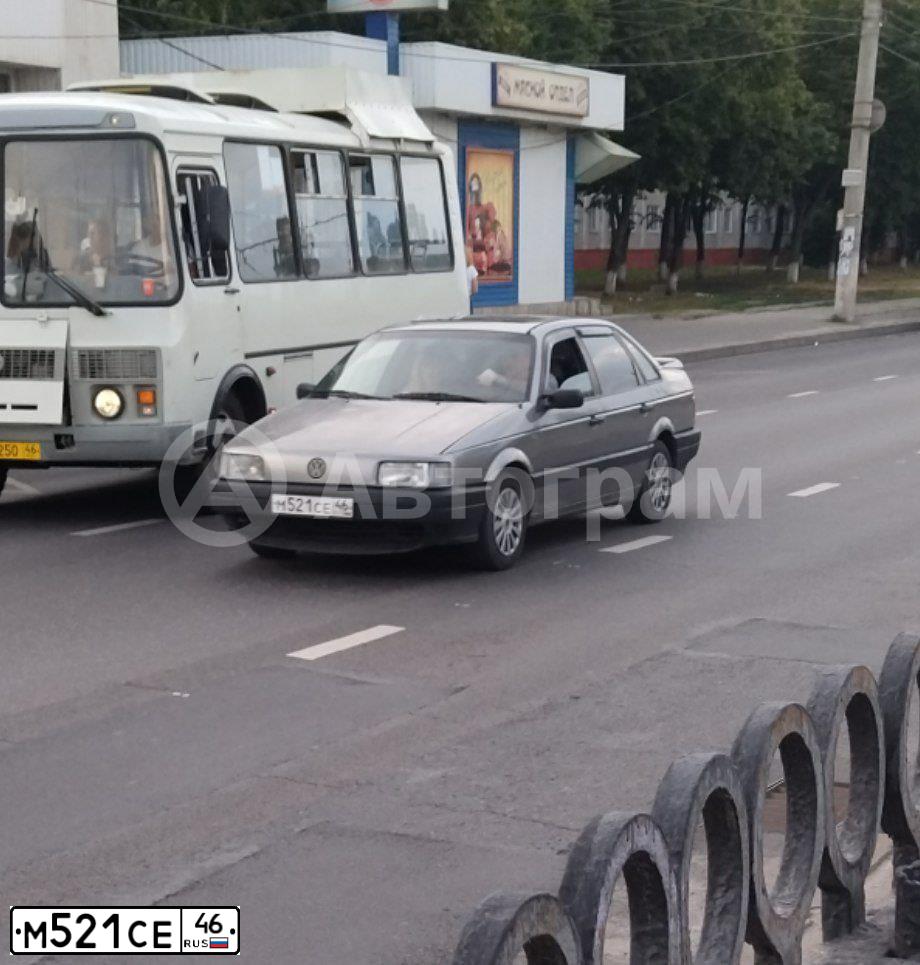Фото автомобиля VOLKSWAGEN PASSAT, 1991 — госномер Т077ЕР90. Цвет: СЕРЫЙ
