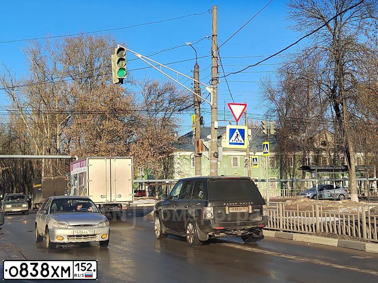 Фото автомобиля LAND ROVER RANGE ROVER, 2009 — госномер В818ВС76. Цвет: ЧЕРНЫЙ