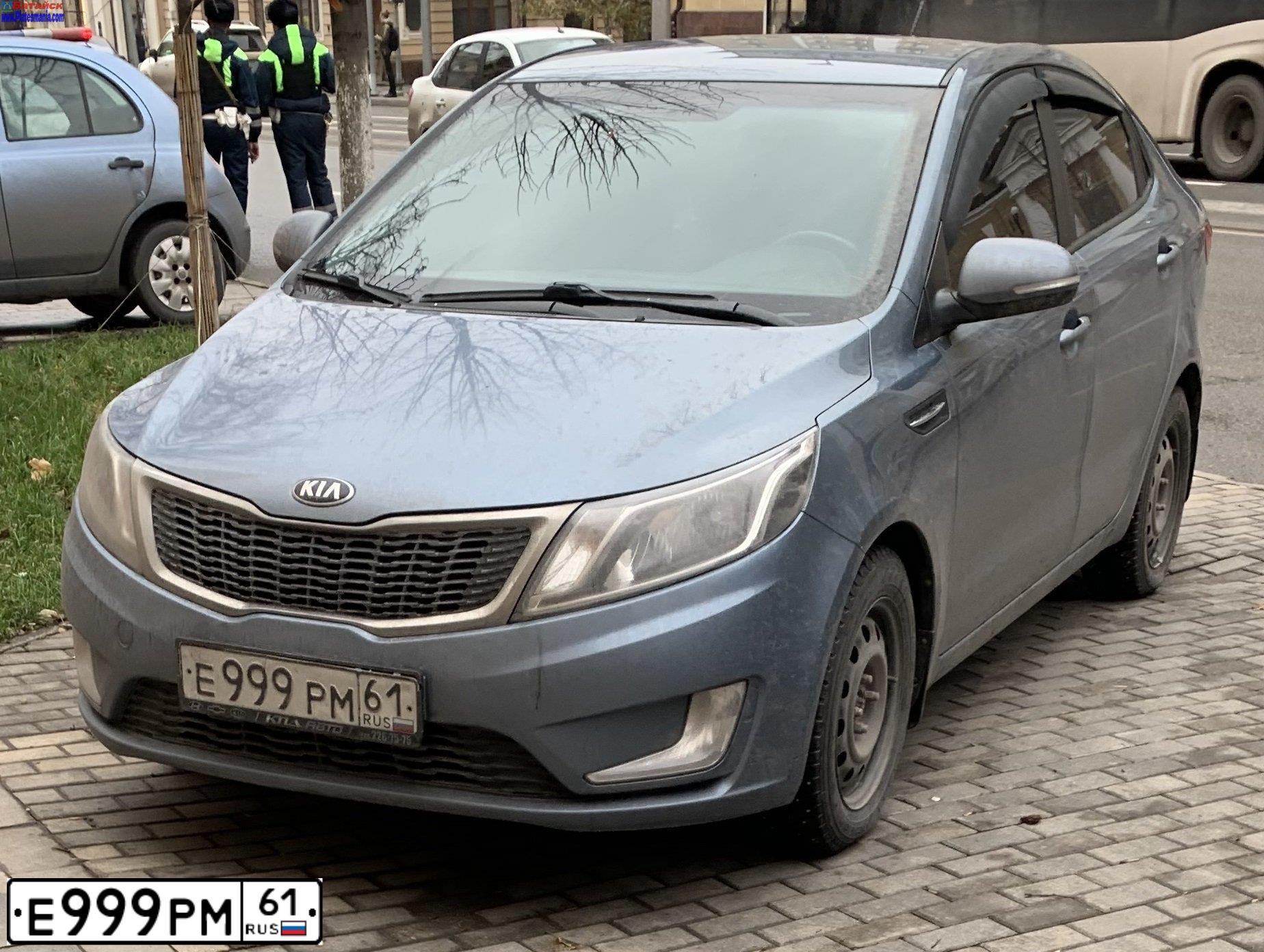 Фото автомобиля LADA 2109 SAMARA, 1993 — госномер Е999РМ61. Цвет: Белый