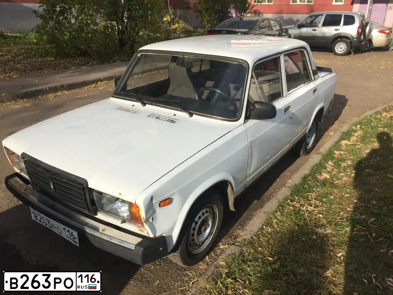 Фото автомобиля LADA 2107, 2007 — госномер Н871ОХ716. Цвет: ЯРКО-БЕЛЫЙ