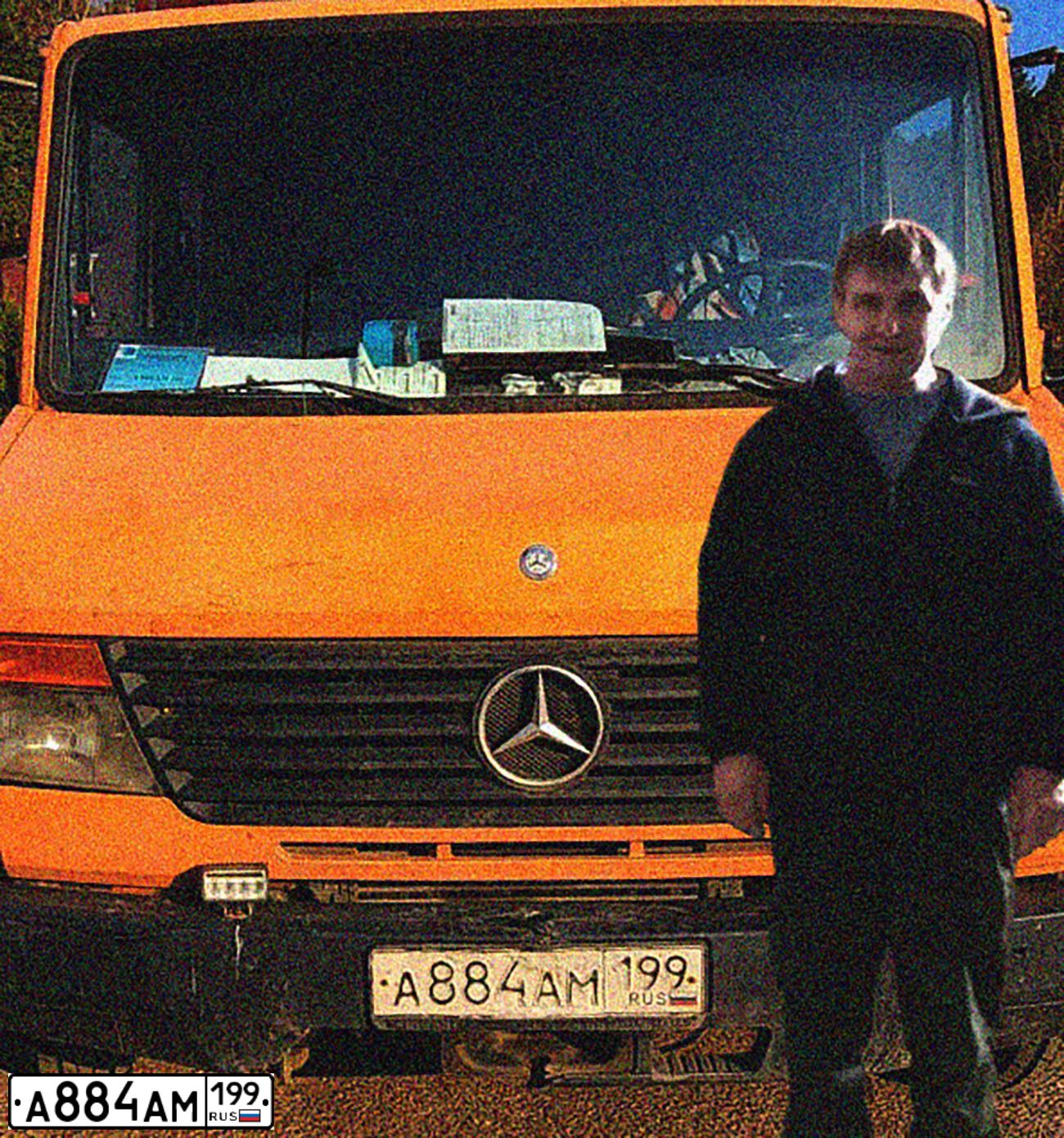 Фото автомобиля MERCEDES S-KLASSE, 2010 — госномер Х132ЕЕ154. Цвет: СИНИЙ ТЕМНЫЙ