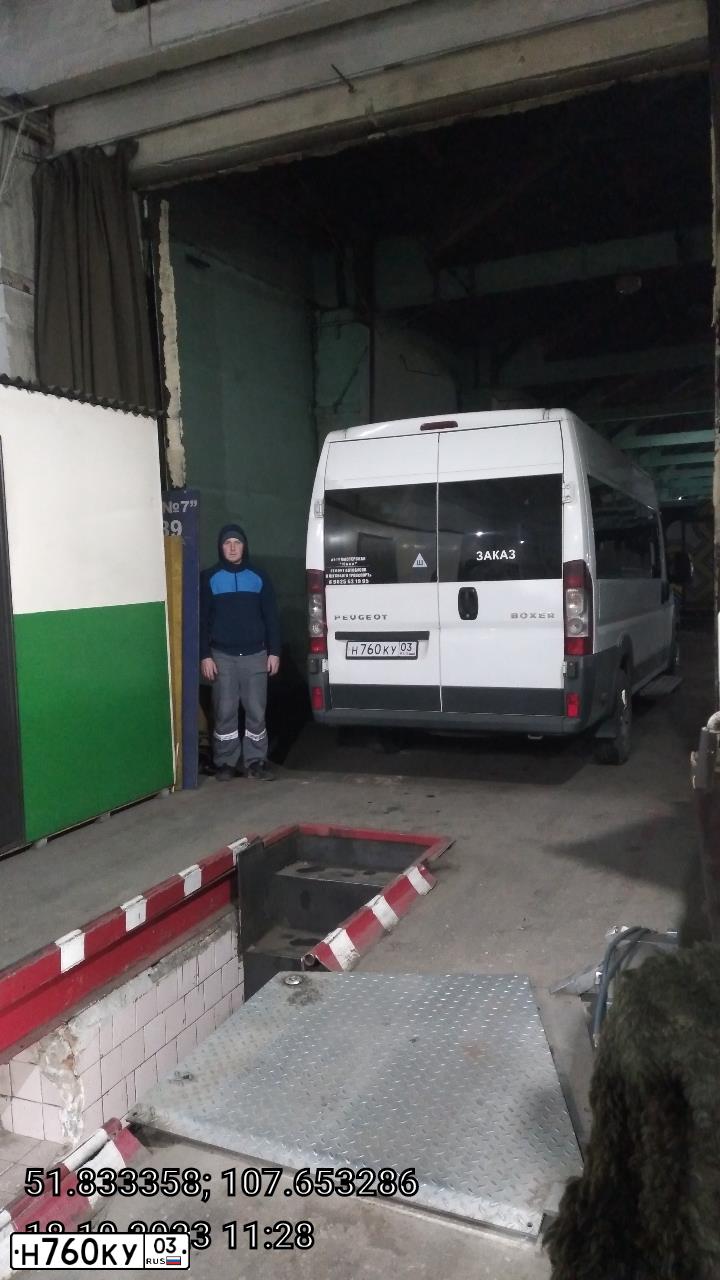 Фото автомобиля PEUGEOT BOXER, 2010 — госномер Н760КУ03. Цвет: БЕЛЫЙ