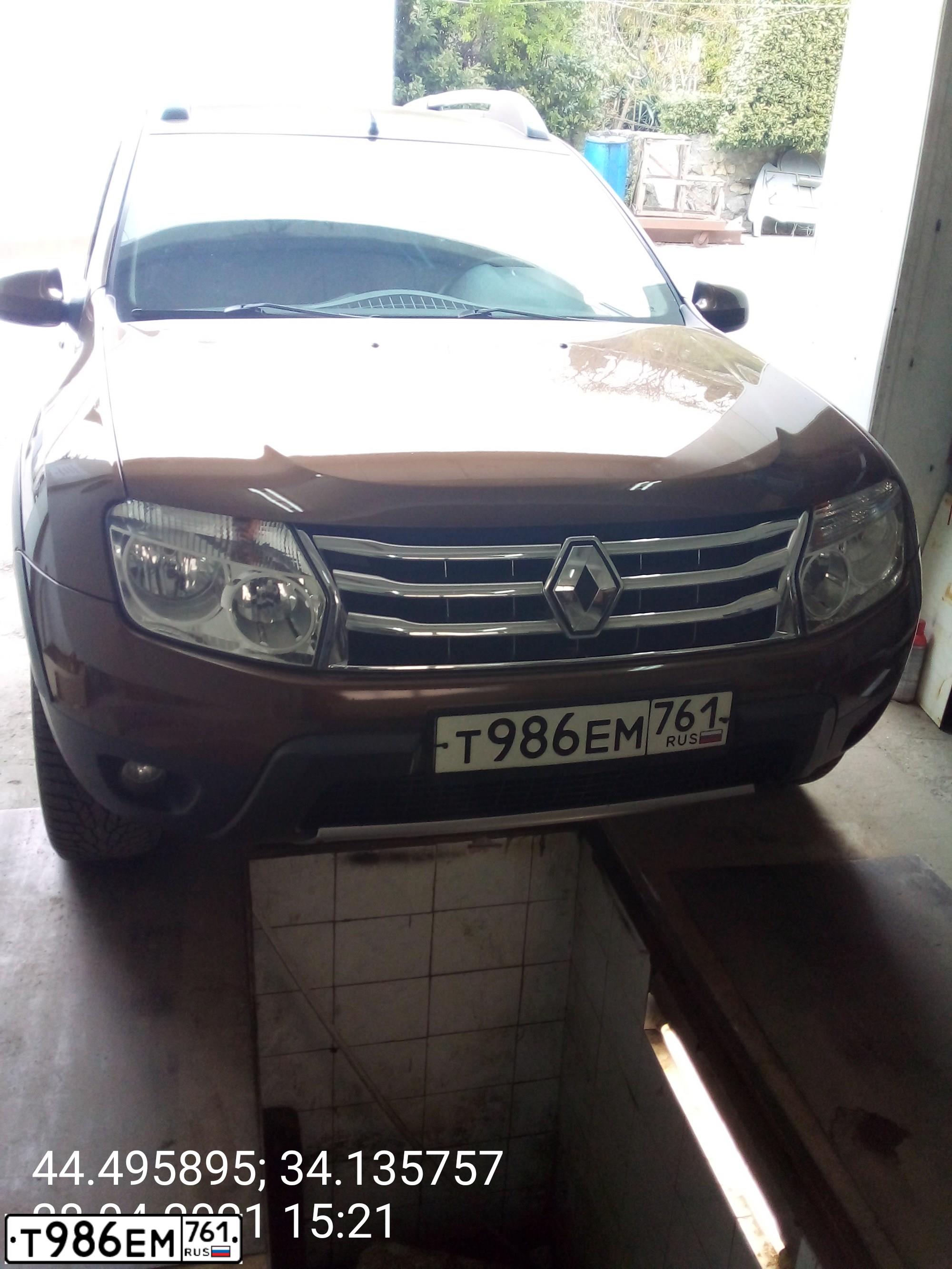 Фото автомобиля RENAULT DUSTER, 2012 — госномер В943АМ92. Цвет: Коричневый