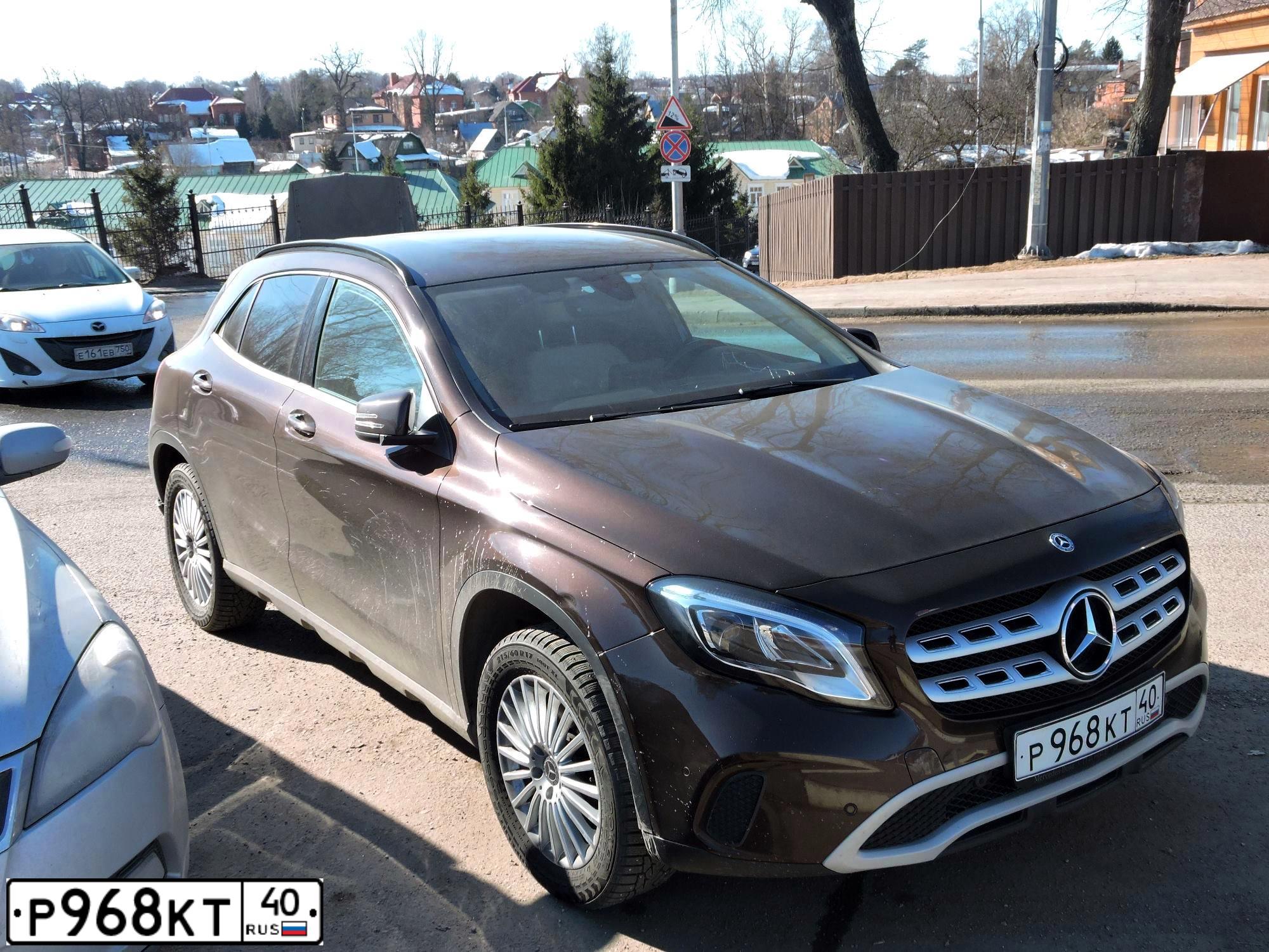 Фото автомобиля MERCEDES-BENZ GLA200, 2017 — госномер С626ЕВ40. Цвет: КОРИЧНЕВЫЙ