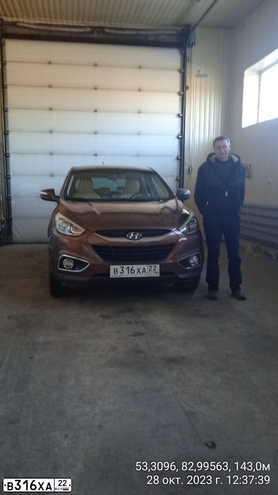 Фото автомобиля HYUNDAI IX35, 2014 — госномер В316ХА22. Цвет: Коричневый