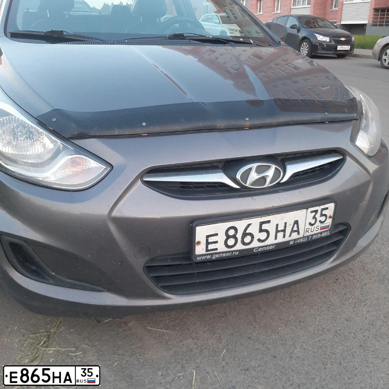 Фото автомобиля HYUNDAI SOLARIS, 2014 — госномер Е965НА35. Цвет: ЧЕРНО-СЕРЫЙ