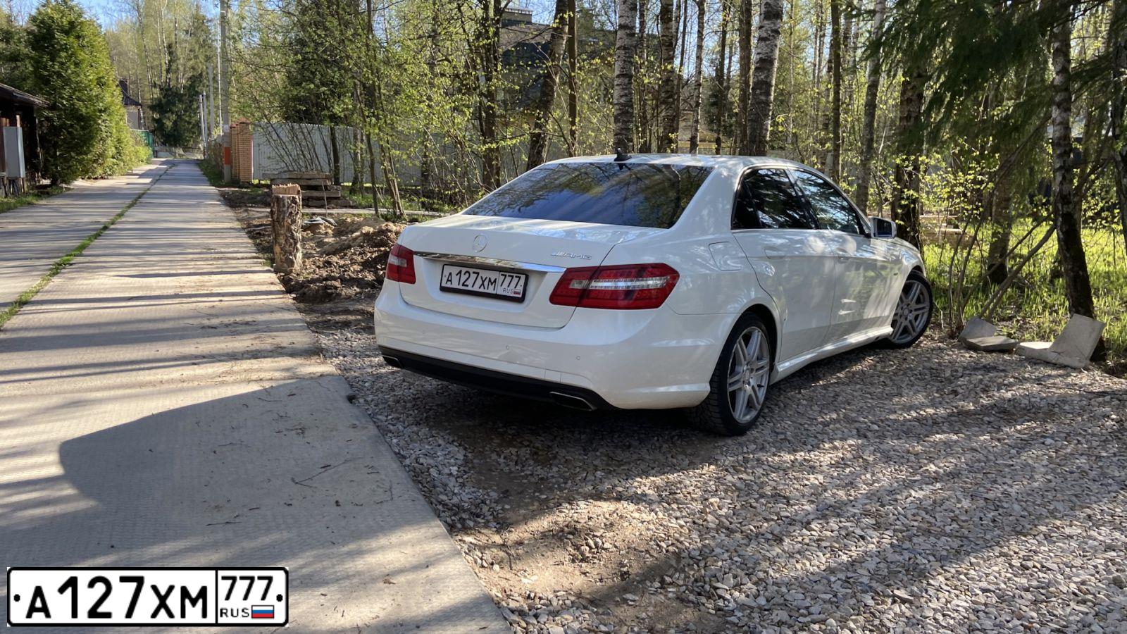 Фото автомобиля MERCEDES E-KLASSE, 2012 — госномер К061ВО161. Цвет: Белый
