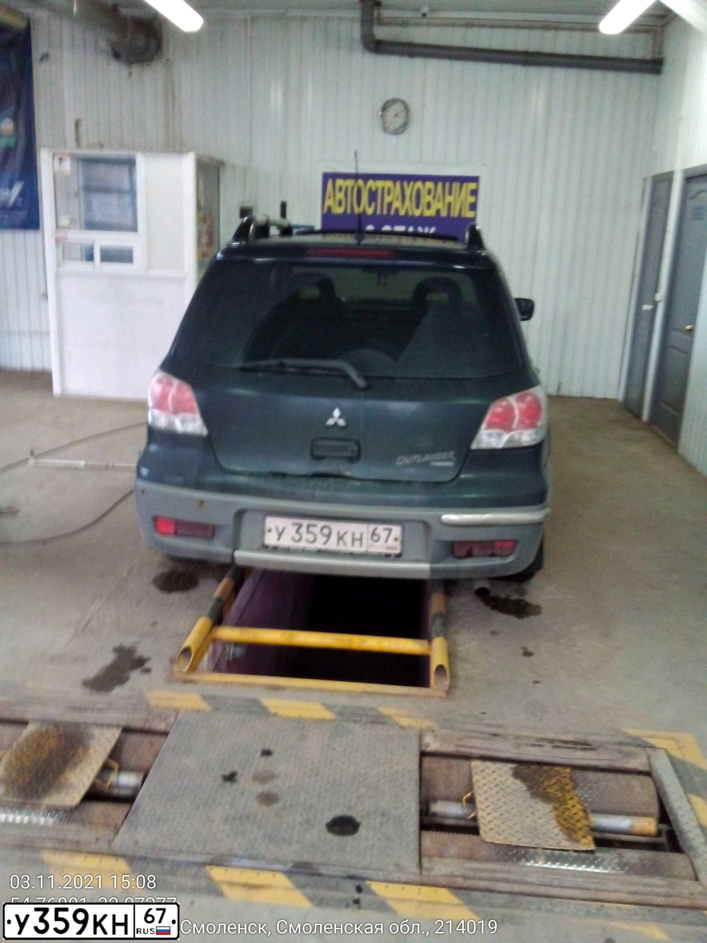 Фото автомобиля HYUNDAI SOLARIS, 2012 — госномер Е022ХС702. Цвет: ЧЕРНЫЙ