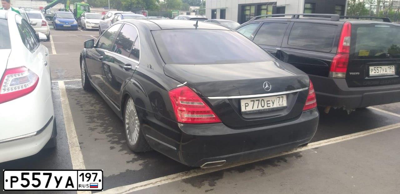 Фото автомобиля VOLVO XC70, 2001 — госномер Р557УА197. Цвет: ЧЕРНЫЙ