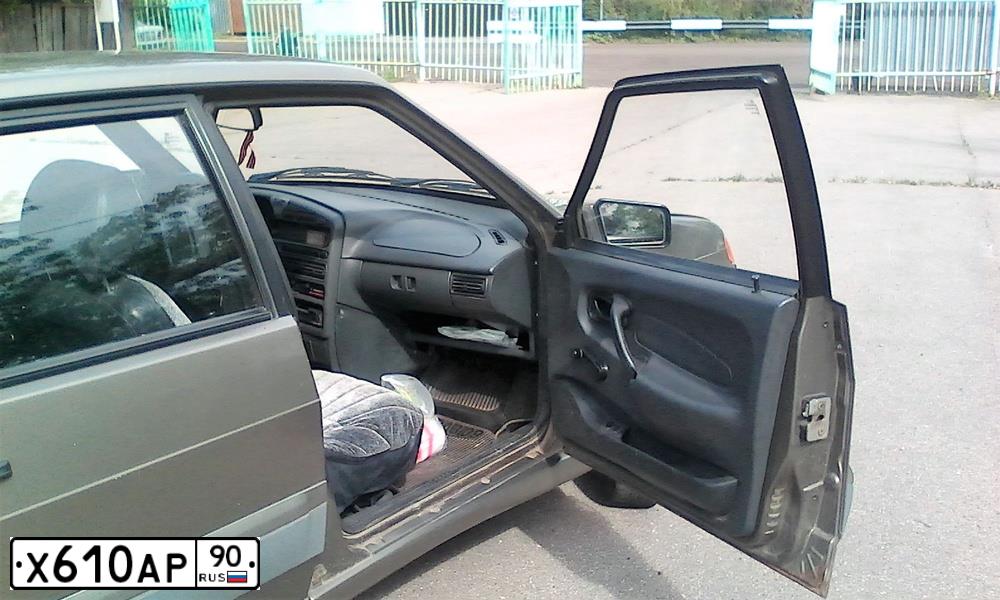 Фото автомобиля LADA 2115 SAMARA, 2001 — госномер Х610АР90. Цвет: СЕРЕБРИСТЫЙ СЕРО-ЗЕЛЕНЫЙ