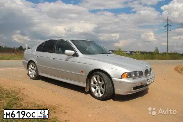Фото автомобиля BMW SERIE 5, 2001 — госномер М619ОС43. Цвет: СЕРЕБРИСТЫЙ