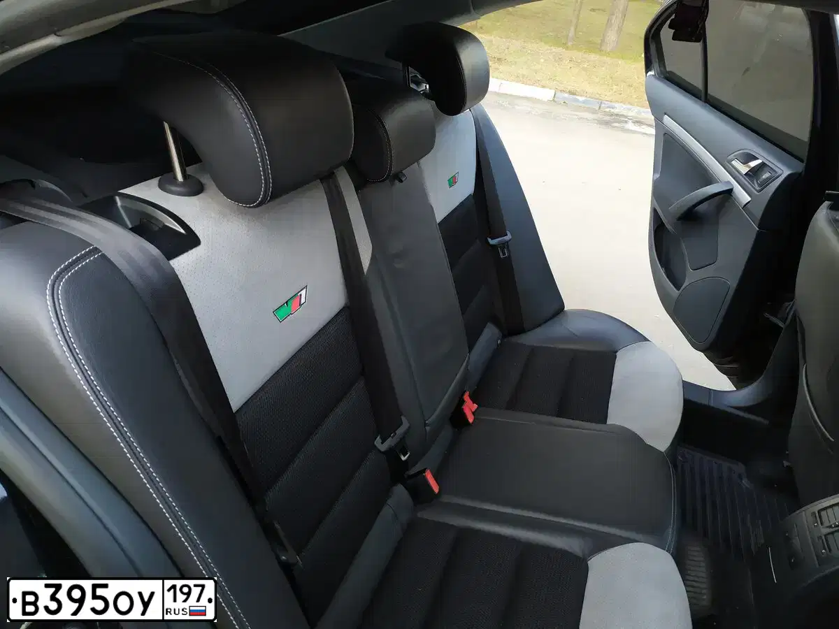 Фото автомобиля SKODA OCTAVIA, 2011 — госномер В395ОУ197. Цвет: ЧЕРНЫЙ