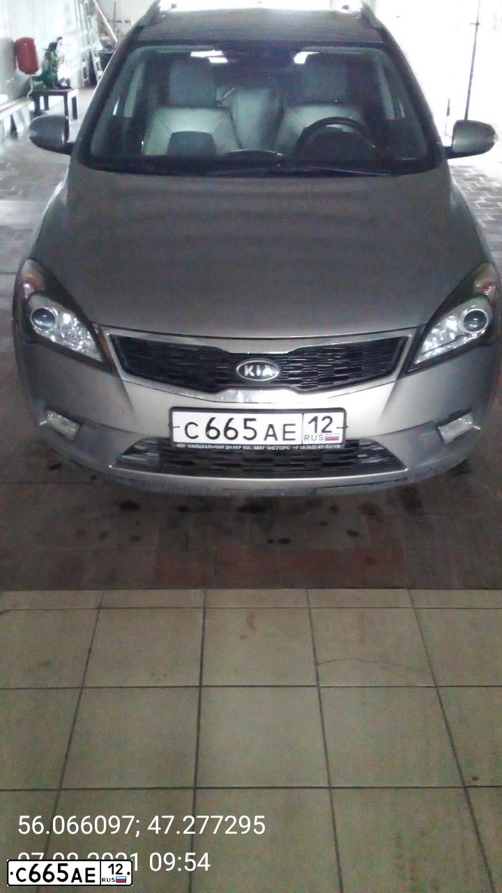 Фото автомобиля KIA CEE'D, 2010 — госномер С665АЕ12. Цвет: СЕРЕБРИСТЫЙ