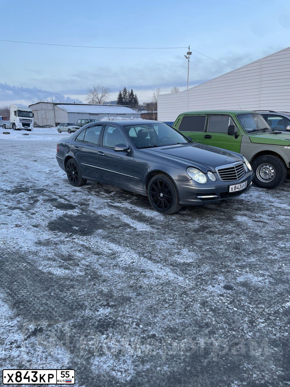 Фото автомобиля MERCEDES E-KLASSE, 2006 — госномер У692ХС96. Цвет: СЕРЫЙ