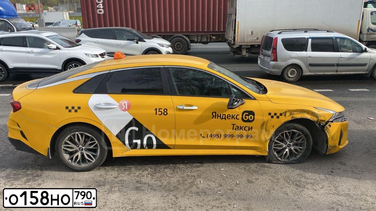 Фото автомобиля KIA K5, 2021 — госномер О158НО790. Цвет: ЖЕЛТЫЙ